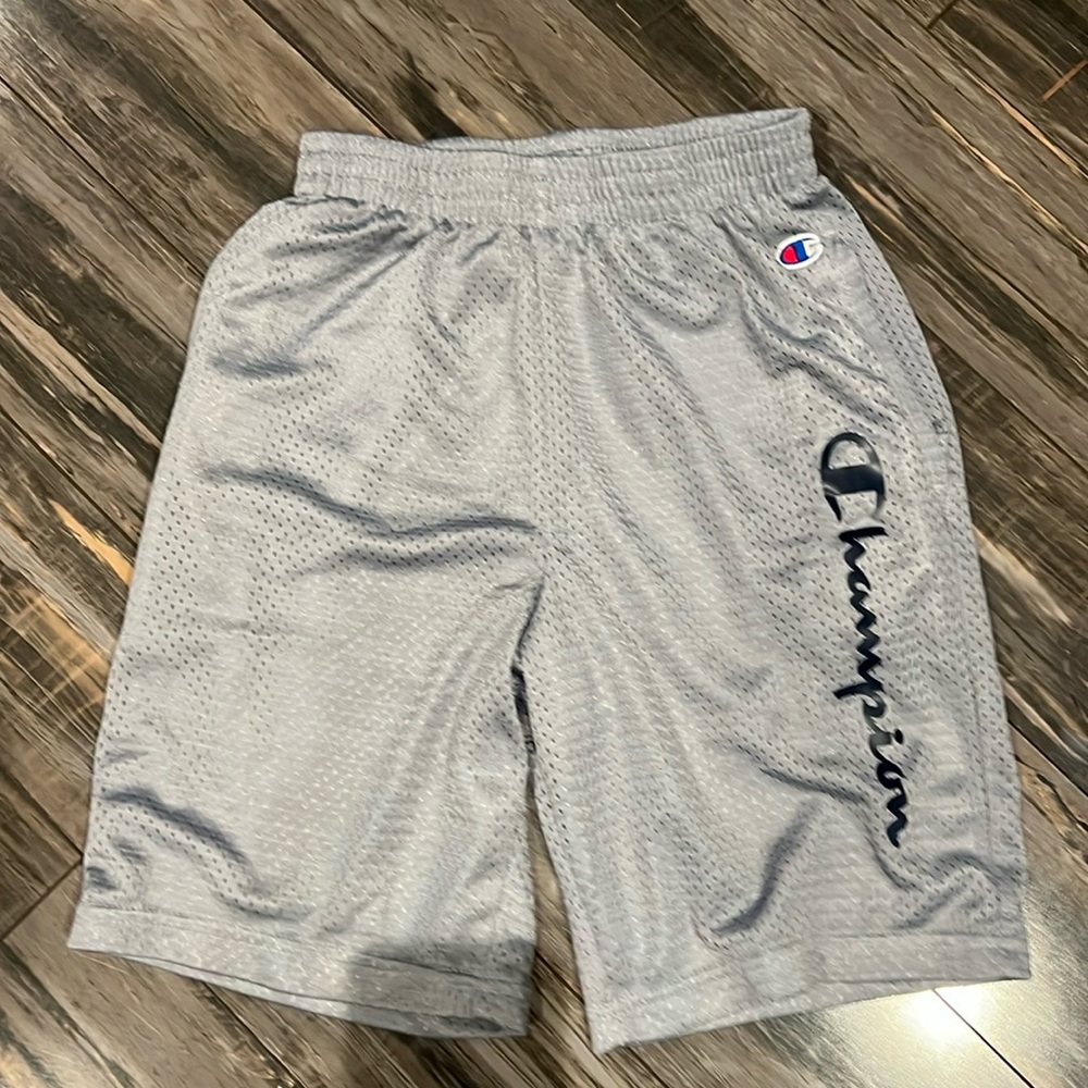 Boys athletic shorts L